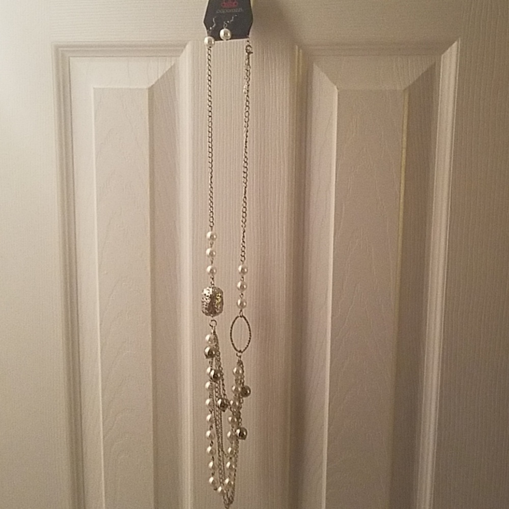 Paparazzi Costume Pearl and Silver Jewelry